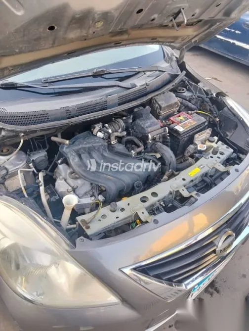 نيسان صنى 2013 رمادي مستعملة للبيع - 3