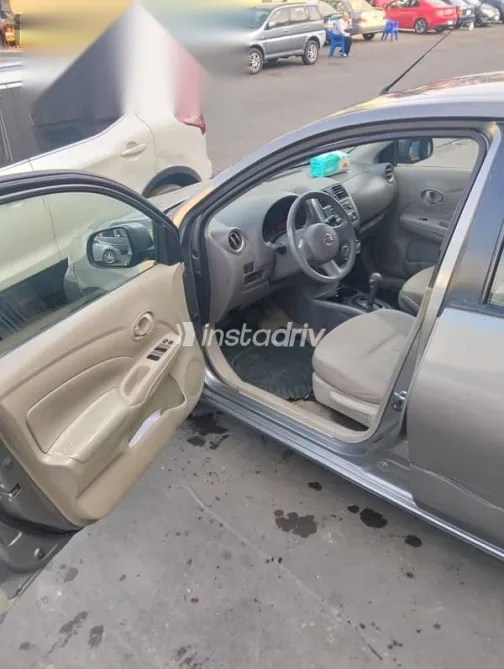 نيسان صنى 2013 رمادي مستعملة للبيع - 9