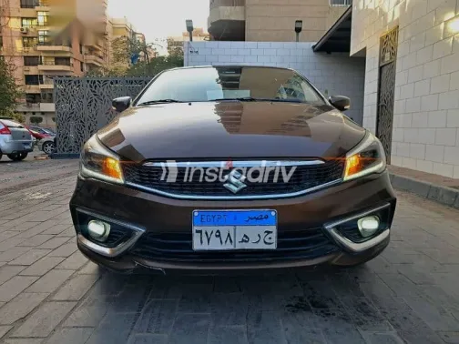 سوزوكى سياز 2022 بني مستعملة للبيع - 1