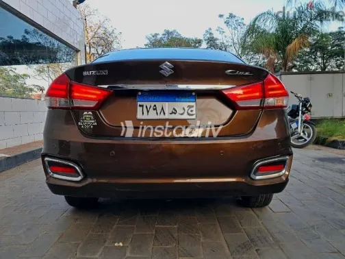 سوزوكى سياز 2022 بني مستعملة للبيع - 3