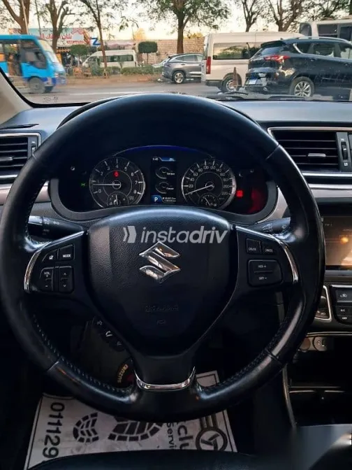 سوزوكى سياز 2022 بني مستعملة للبيع - 7