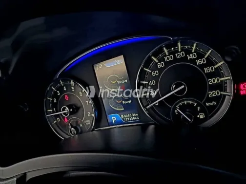 سوزوكى سياز 2022 بني مستعملة للبيع - 8