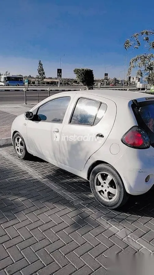 جيلي باندينو 2015 أبيض مستعملة للبيع - 3