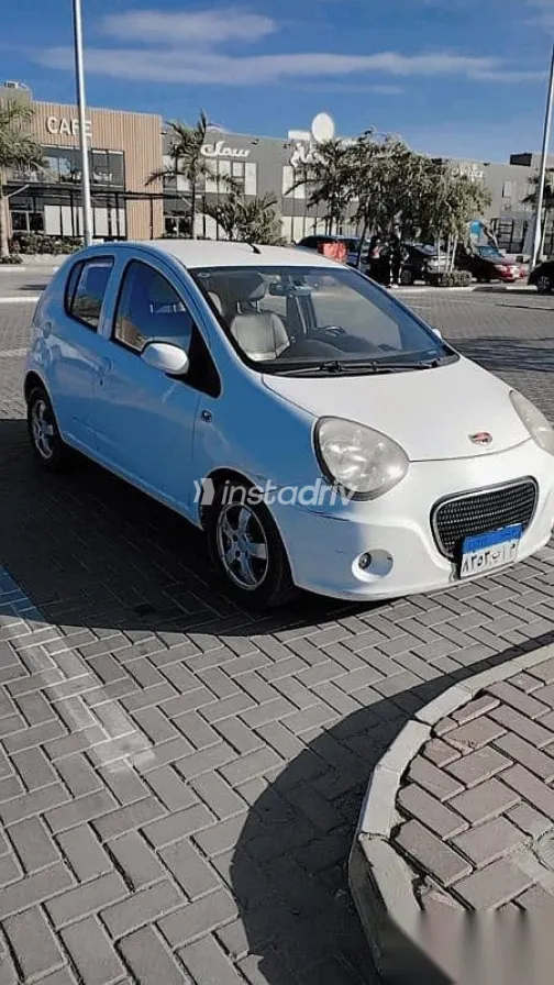 جيلي باندينو 2015 أبيض مستعملة للبيع - 4