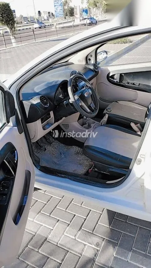 جيلي باندينو 2015 أبيض مستعملة للبيع - 8