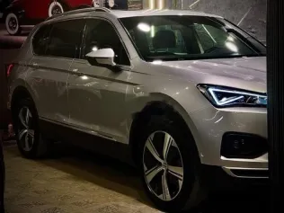 سيات تاراكو 2023 فضي مستعملة للبيع