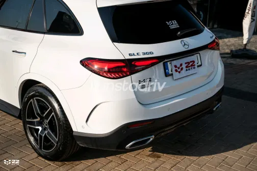 Mercedes GLC 300 2023 White Used for Sale - 1