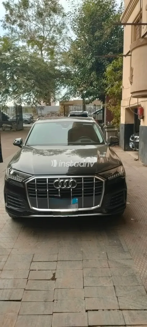 اودي Q7 2022 أبيض مستعملة للبيع - 1