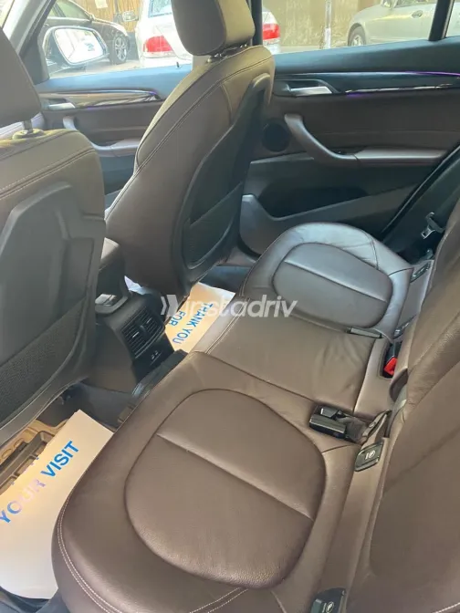 بي ام دبليو X1 2020 أبيض مستعملة للبيع - 10