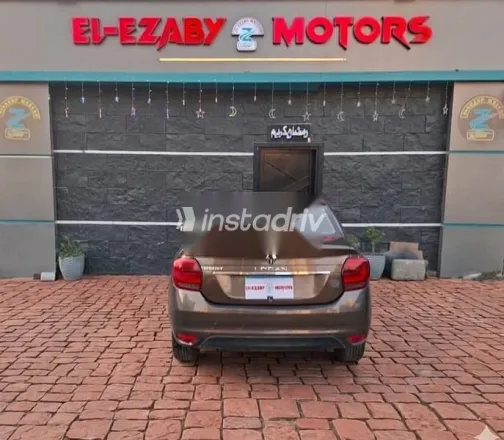 Renault Logan 2021 Brown Used for Sale - 5