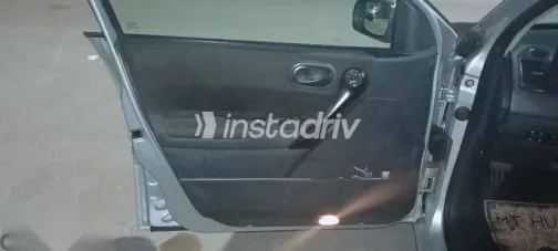 رينو ميجان 2006 فضي مستعملة للبيع - 3