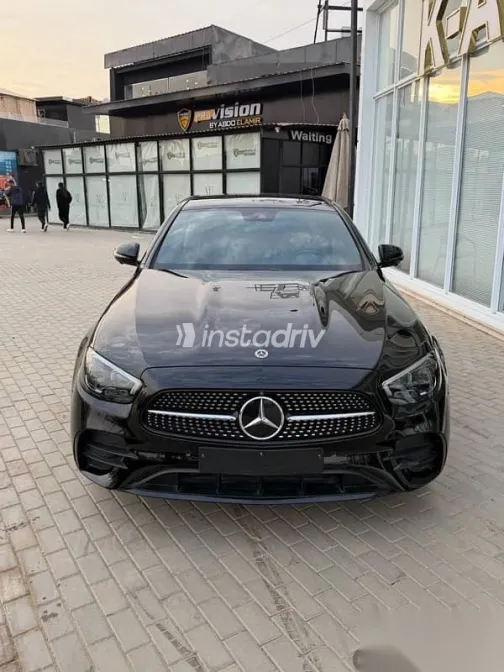 مرسيدس E 300 2023 أسود جديدة للبيع - 1