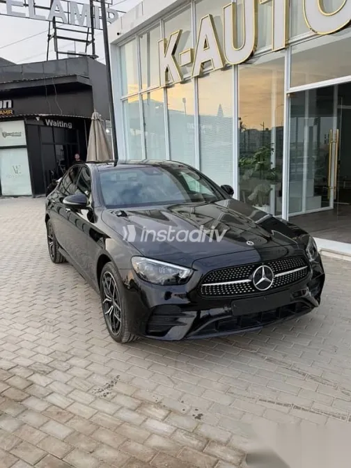 مرسيدس E 300 2023 أسود جديدة للبيع - 2