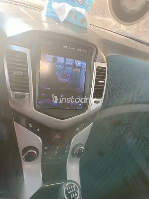 شيفروليه كروز 2010 أبيض مستعملة للبيع - 7