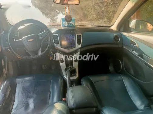 شيفروليه كروز 2010 أبيض مستعملة للبيع - 8