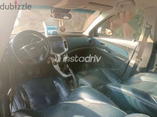 شيفروليه كروز 2010 أبيض مستعملة للبيع - 9