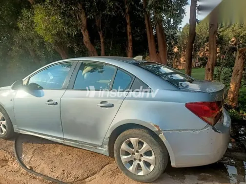 شيفروليه كروز 2010 أبيض مستعملة للبيع - 10