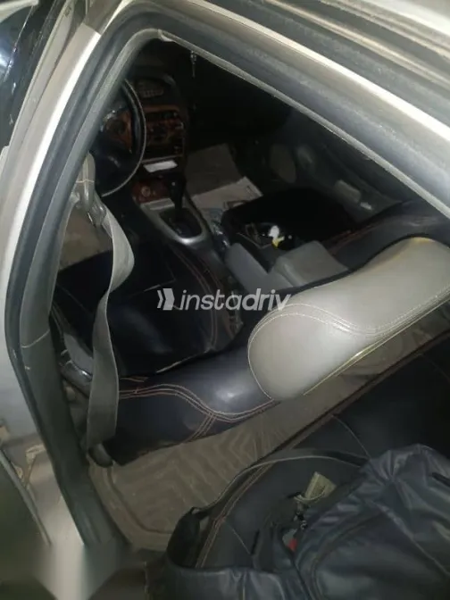 هيونداي إلنترا 1996 فضي مستعملة للبيع - 8