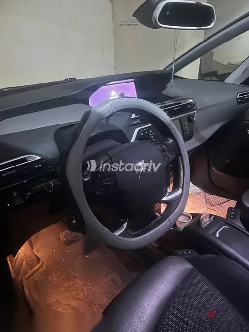 Citroën C4 2020 Red Used for Sale - 8