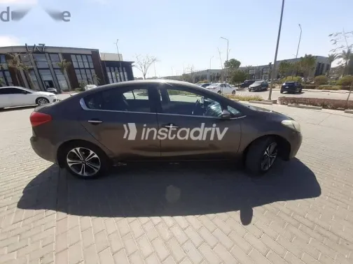 كيا سيراتو 2015 بني مستعملة للبيع - 5