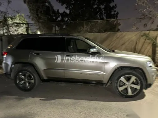 جيب شيروكي 2016 ذهبي مستعملة للبيع - 4