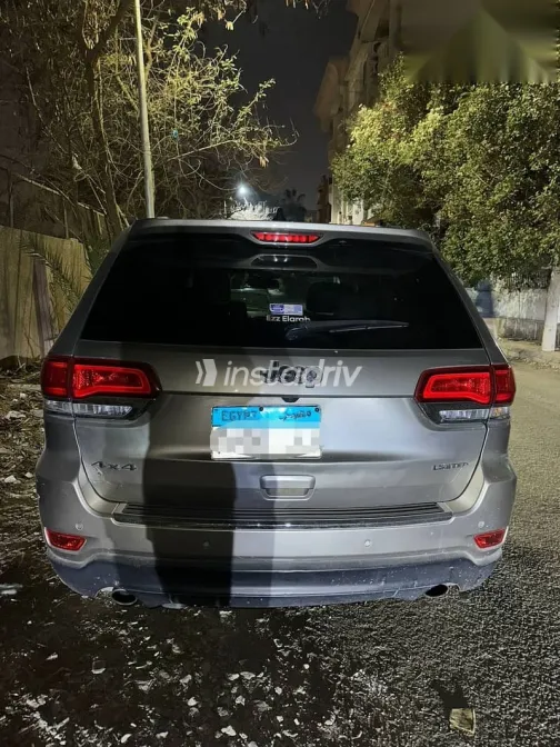 جيب شيروكي 2016 ذهبي مستعملة للبيع - 6