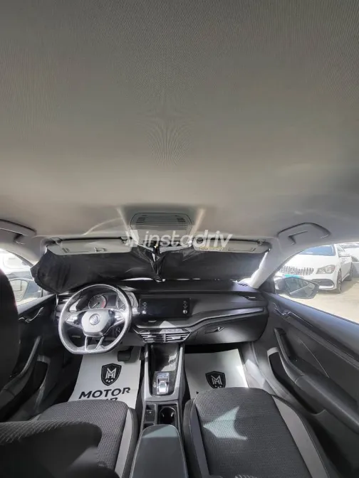 سكودا اوكتافيا 2022 رمادي مستعملة للبيع - 3