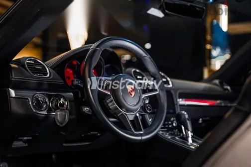 بورش كايمان 2024 أسود مستعملة للبيع - 4