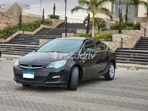 اوبل أسترا 2021 أسود مستعملة للبيع - 1