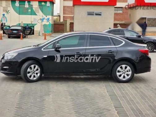 اوبل أسترا 2021 أسود مستعملة للبيع - 6