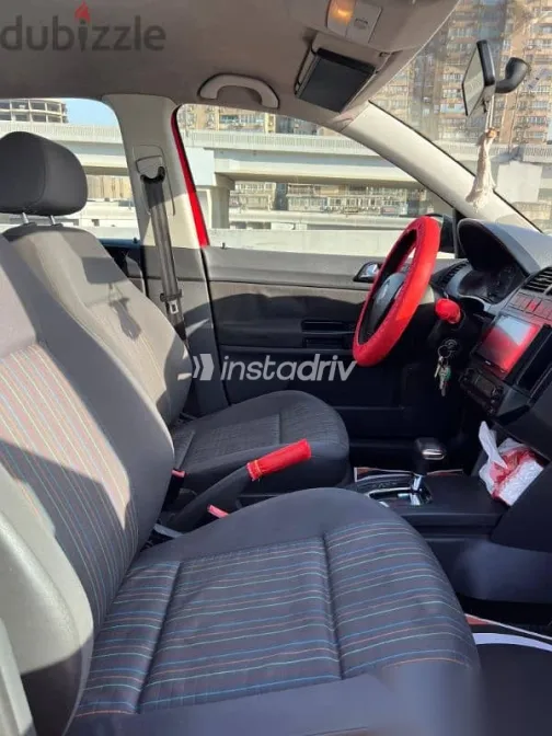 فولكس فاغن بولو 2009 أحمر مستعملة للبيع - 7