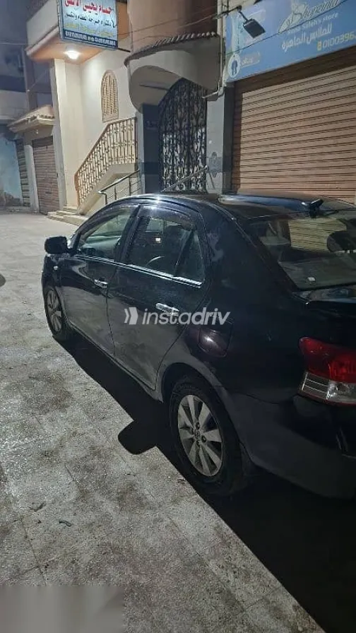 تويوتا ياريس 2006 أسود مستعملة للبيع - 9