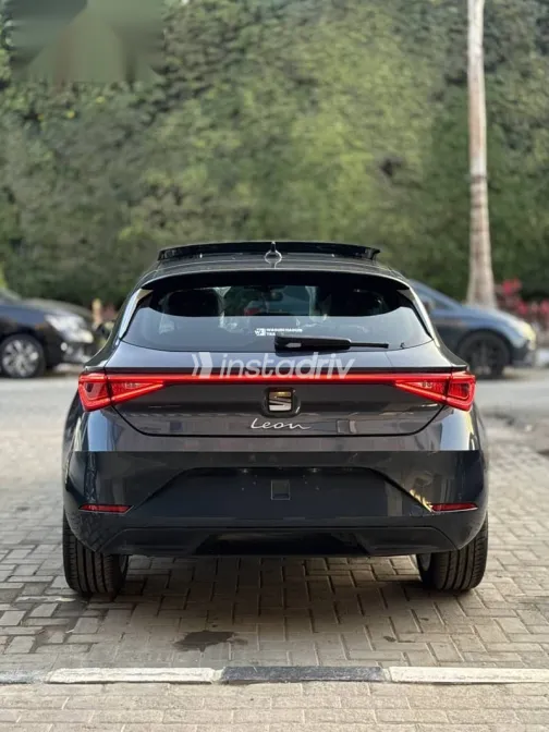 سيات ليون 2026 رمادي جديدة للبيع - 4