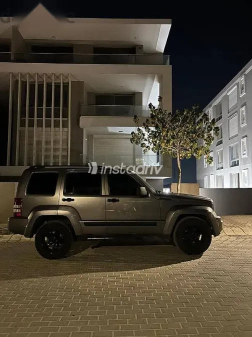 Jeep Cherokee 2012 Gray Used for Sale - 2