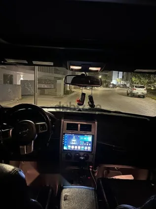 جيب شيروكي 2012 رمادي مستعملة للبيع