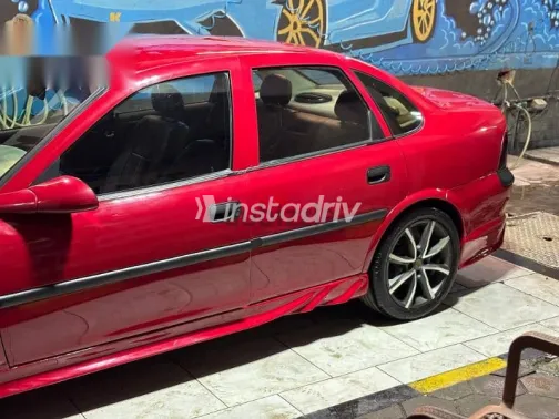 اوبل فيكترا 1997 أحمر مستعملة للبيع - 1