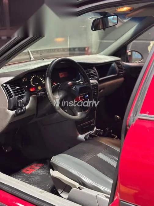 اوبل فيكترا 1997 أحمر مستعملة للبيع - 4