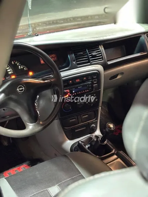 اوبل فيكترا 1997 أحمر مستعملة للبيع - 7