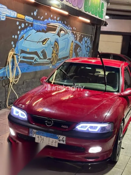 اوبل فيكترا 1997 أحمر مستعملة للبيع - 9