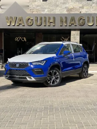 سيات اتيكا 2026 أزرق غامق جديدة للبيع