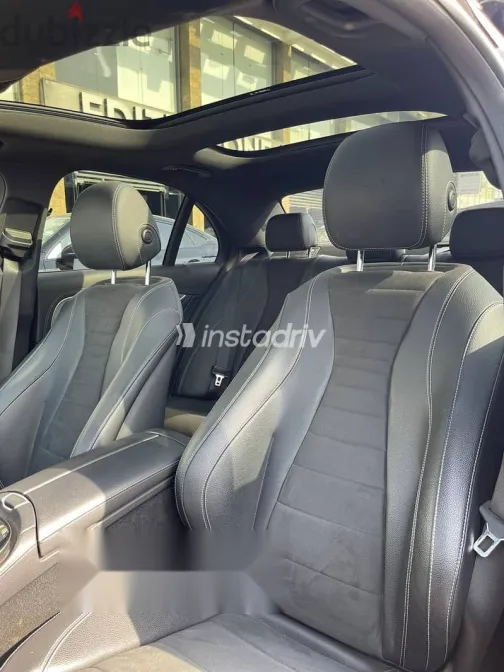 مرسيدس E 180 2018 أسود مستعملة للبيع - 6