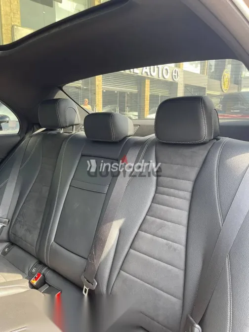 مرسيدس E 180 2018 أسود مستعملة للبيع - 8