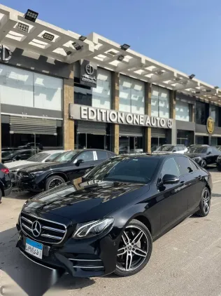 مرسيدس E 180 2018 أسود مستعملة للبيع