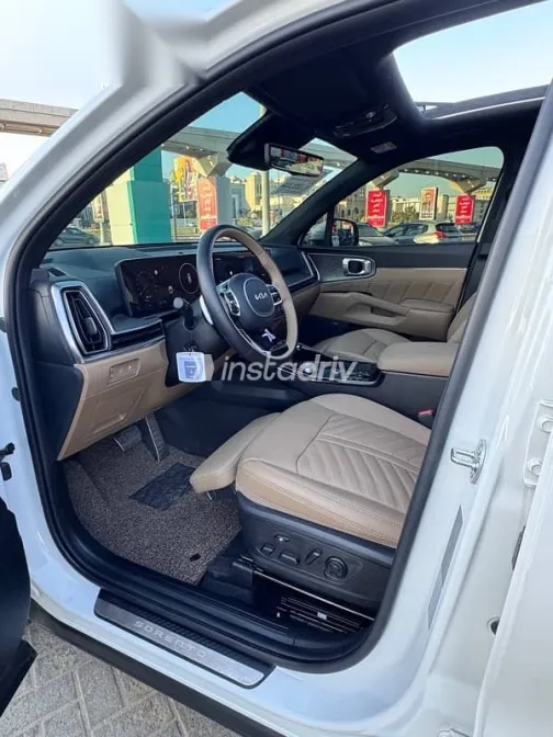 Kia Sorento 2024 White New for Sale - 5