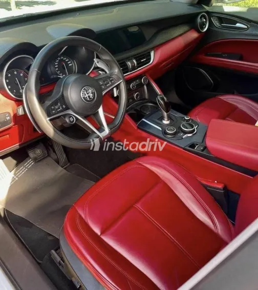 الفاروميو ستلفيو 2021 أبيض مستعملة للبيع - 5