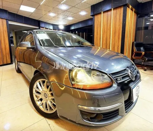فولكس فاغن جيتا 2009 رمادي غامق مستعملة للبيع - 1