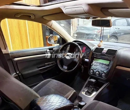 فولكس فاغن جيتا 2009 رمادي غامق مستعملة للبيع - 4