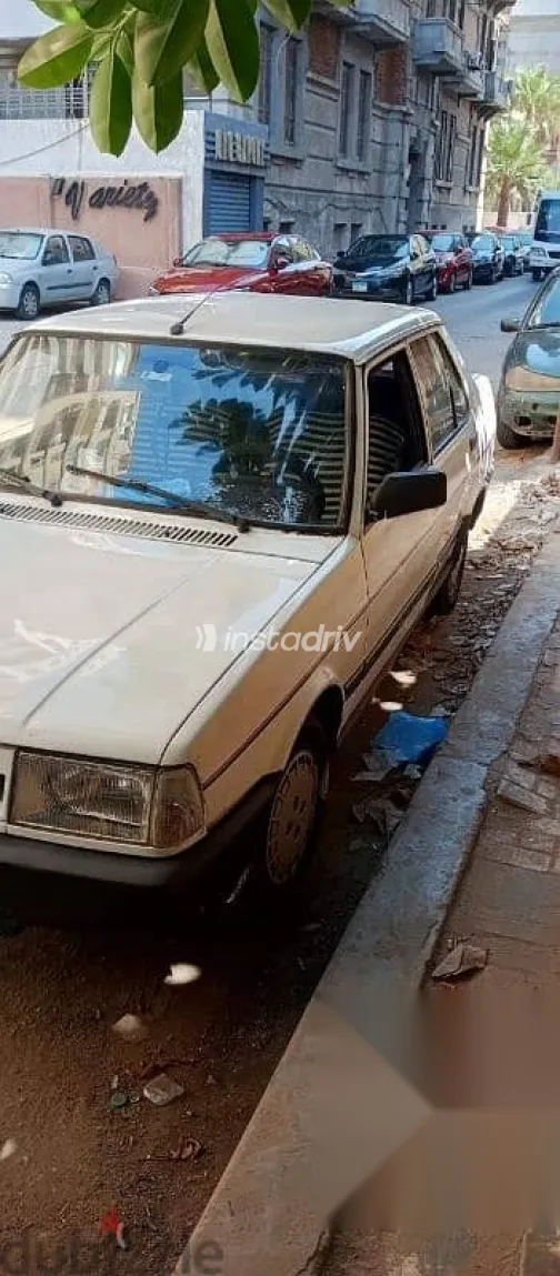 فيات شاهين 1999 أبيض مستعملة للبيع - 4