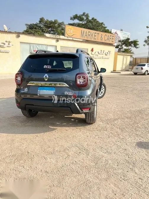 رينو داستر 2022 رمادي مستعملة للبيع - 4