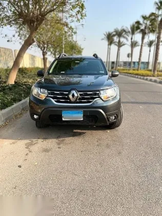 رينو داستر 2022 رمادي مستعملة للبيع